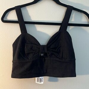 NWT BLACK CROPPED TIE FRONT TANK WITH KEYHOLE CUTOUT SIZE M